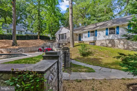 Exterior - 13 Weirwood Rd, Wayne, PA 19087 photo 1 of 8