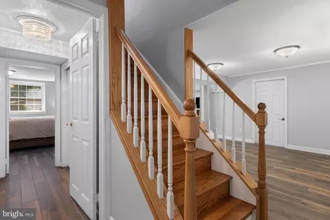 Entry Way - 13 Weirwood Rd, Wayne, PA 19087 photo 10 of 11