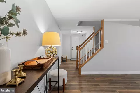 Entry Way - 13 Weirwood Rd, Wayne, PA 19087 photo 9 of 11