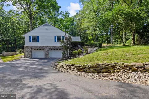 Exterior - 13 Weirwood Rd, Wayne, PA 19087 photo 8 of 8
