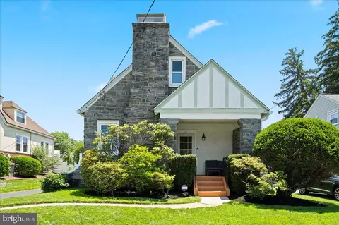 111 W Hillcrest Ave, Havertown, PA 19083
