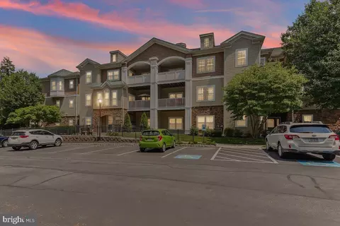 7000 Village Way #408, Boothwyn, PA 19061