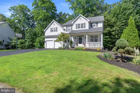 1 Creek View Ct, Garnet Valley, PA 19060