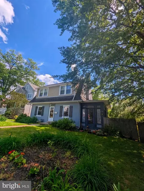 32 W Seventh St, Media, PA 19063