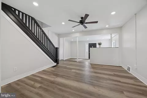 Entry Way - 1024 Washington Ave, Marcus Hook, PA 19061 photo 2 of 4