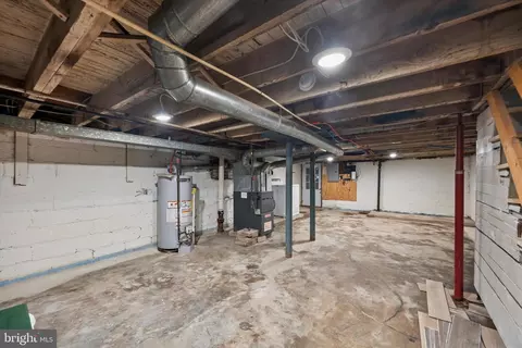 Entry Way - 1024 Washington Ave, Marcus Hook, PA 19061 photo 4 of 4