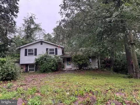 911 Broadway Ave, Secane, PA 19018