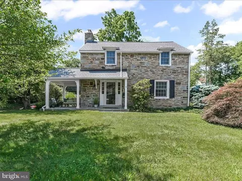 1 Green Valley Rd, Wallingford, PA 19086