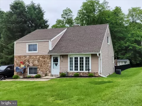 15 Pearson Dr, Springfield, PA 19064 photo 4