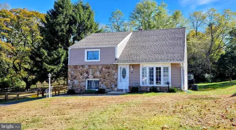 15 Pearson Dr, Springfield, PA 19064