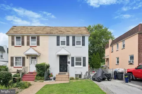 218 Crum Creek Dr, Woodlyn, PA 19094