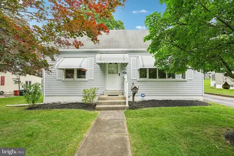 616 S Gray St, Brookhaven, PA 19015