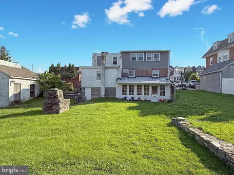 131-133 Saint Charles St, Drexel Hill, PA 19026