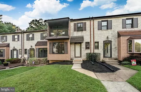 20 Bishop Dr, Aston, PA 19014