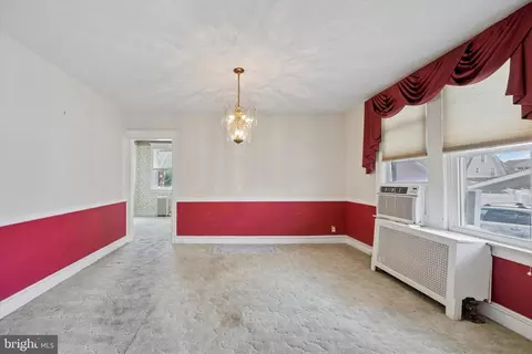Living - 945 Ormond Ave, Drexel Hill, PA 19026 photo 4 of 4