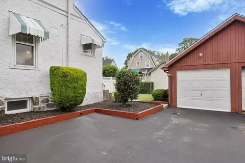 Exterior - 945 Ormond Ave, Drexel Hill, PA 19026 photo 7 of 7