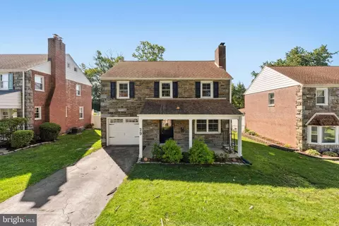 29 Schoolhouse Ln, Broomall, PA 19008