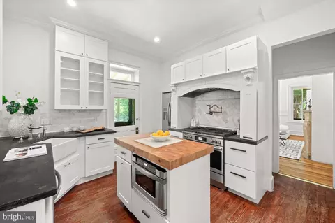Kitchen - 150 E Dutton Ml, Brookhaven, PA 19015 photo 3 of 4