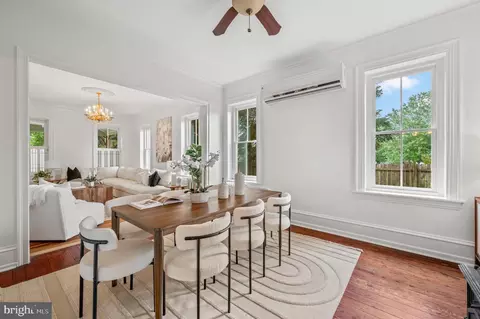 Dining - 150 E Dutton Ml, Brookhaven, PA 19015 photo 2 of 4