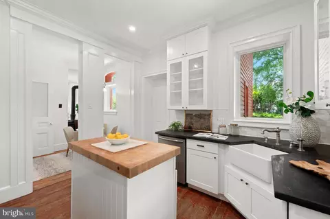 Kitchen - 150 E Dutton Ml, Brookhaven, PA 19015 photo 4 of 4