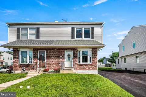 21 Sparks Cir, Glenolden, PA 19036