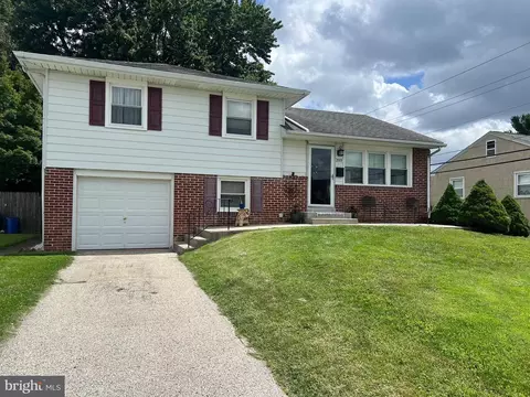 203 Carlton Dr, Broomall, PA 19008