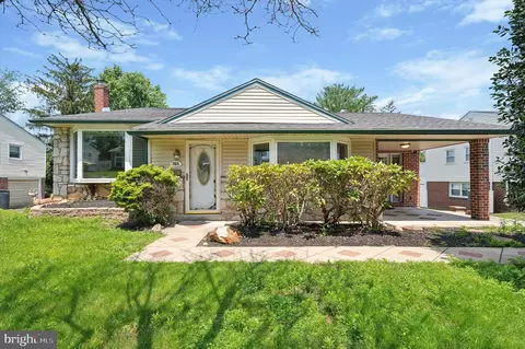 365 Robinson Dr, Broomall, PA 19008
