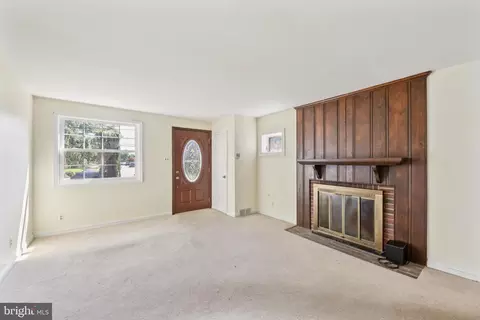 Living - 340 E Thomson Ave, Springfield, PA 19064 photo 1 of 6