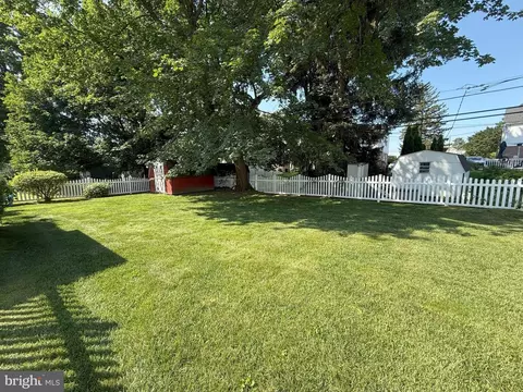 Exterior - 340 E Thomson Ave, Springfield, PA 19064 photo 7 of 9
