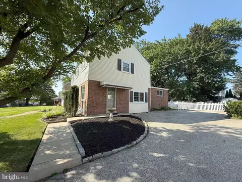 Exterior - 340 E Thomson Ave, Springfield, PA 19064 photo 6 of 9