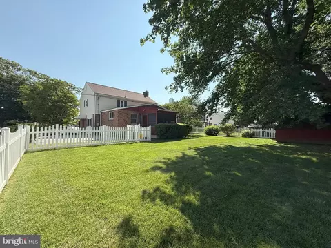 Exterior - 340 E Thomson Ave, Springfield, PA 19064 photo 3 of 9