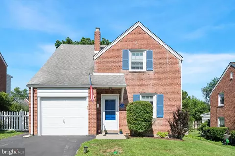 313 Edgemore Rd, Secane, PA 19018