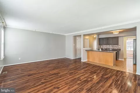 Living - 2305 Pleasantview Ave, Boothwyn, PA 19061 photo 3 of 5
