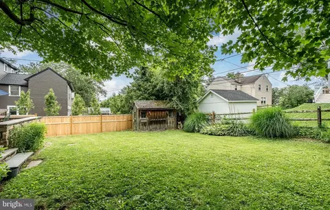 Exterior - 609 Lanmore Ave, Wayne, PA 19087 photo 9 of 10