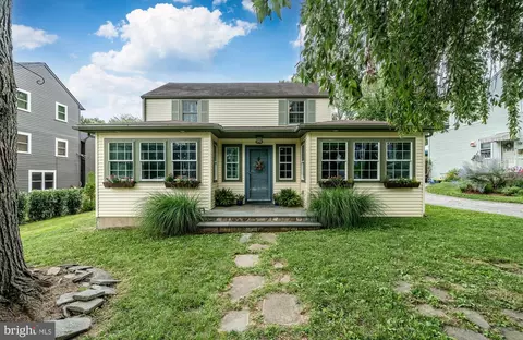 609 Lanmore Ave, Wayne, PA 19087
