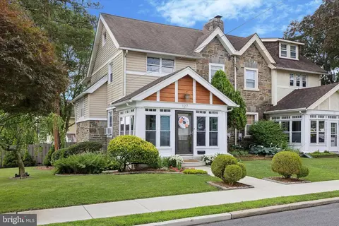 127 Crestview Rd, Darby, PA 19082 photo 2