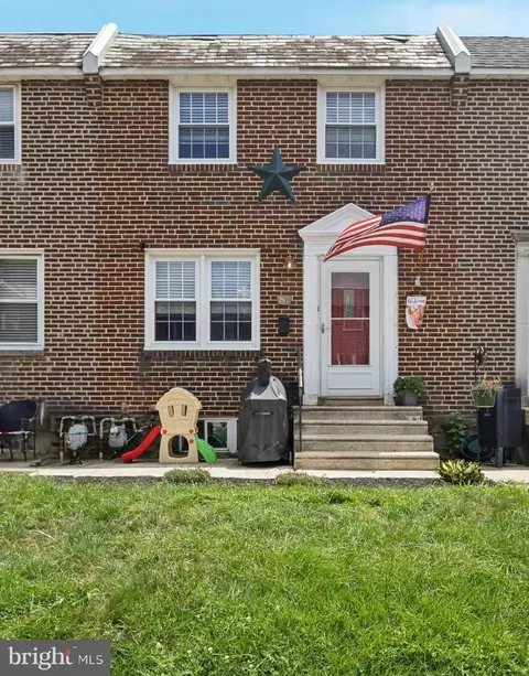 81 S Harwood Ave, Darby, PA 19082