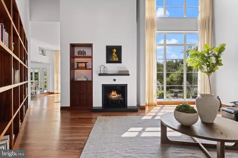 Living - 308-310 Julip Run Rd, Wayne, PA 19087 photo 3 of 12