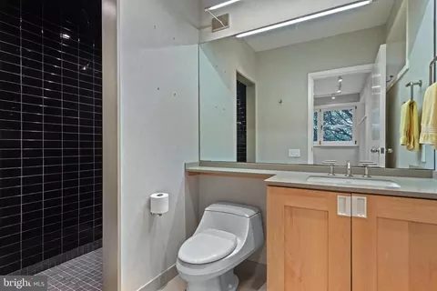 Bath - 308-310 Julip Run Rd, Wayne, PA 19087 photo 6 of 6