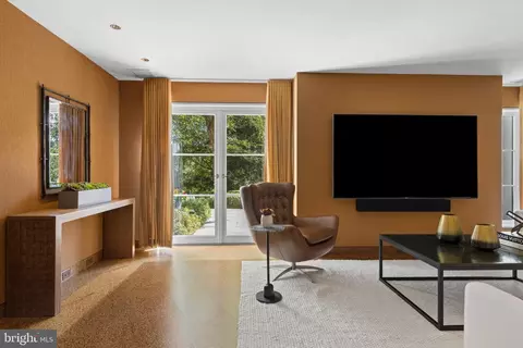 Living - 308-310 Julip Run Rd, Wayne, PA 19087 photo 10 of 12