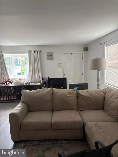 Entry Way - 211 Johnson Ave, Boothwyn, PA 19061 photo 3 of 5