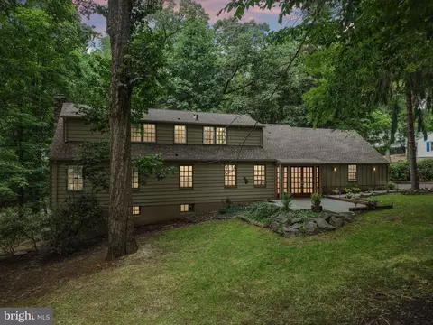 17 Weirwood Rd, Wayne, PA 19087 photo 2