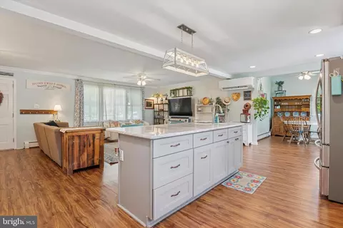 18 Longview Rd, Glen Mills, PA 19342