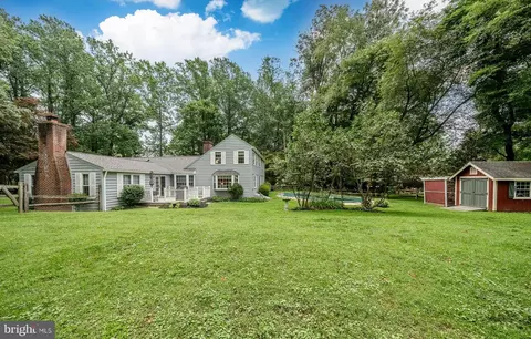 Exterior - 27 E Forge Rd, Media, PA 19063 photo 8 of 10