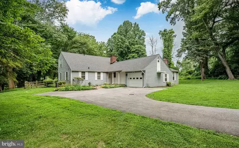 Exterior - 27 E Forge Rd, Media, PA 19063 photo 1 of 10