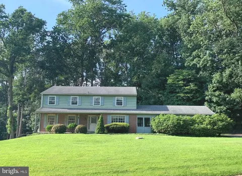 2151 Davis Dr, Media, PA 19063