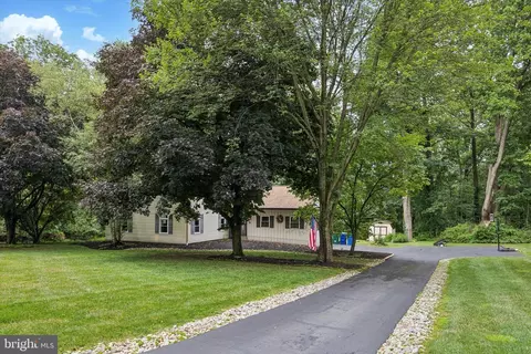 31 Timber Ln, Thornton, PA 19373