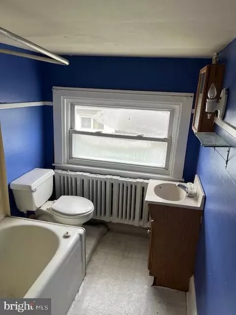Bath - 413 Broadview Rd, Darby, PA 19082 photo 3 of 4