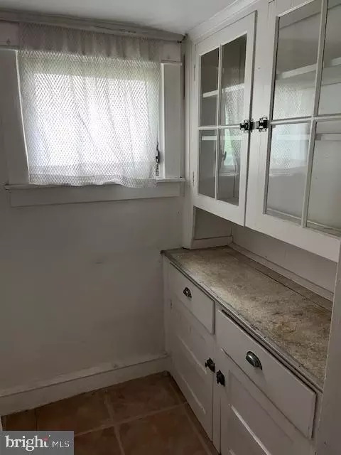 Entry Way - 413 Broadview Rd, Darby, PA 19082 photo 4 of 7