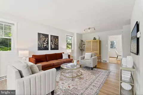 223 Windsor Ave, Darby, PA 19082